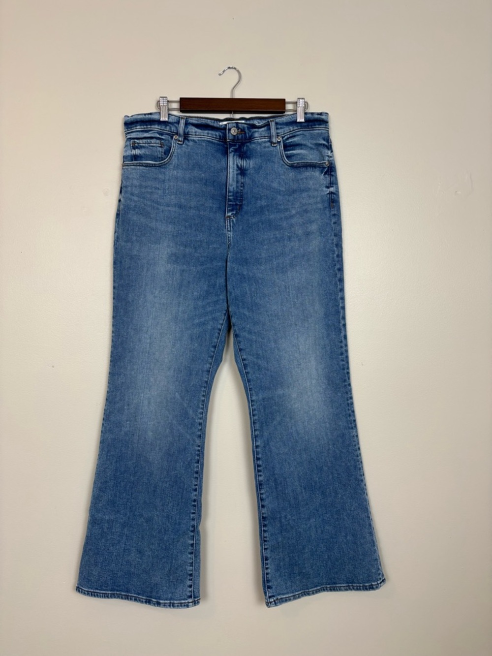 Loft Jeans Womens 32 Relaxed Flare Light Wash High Rise Denim in Blue
